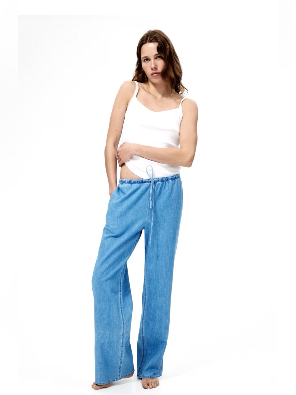 Light Wash Denim Drawstring Wide Leg Jeans - Picture 2 of 5